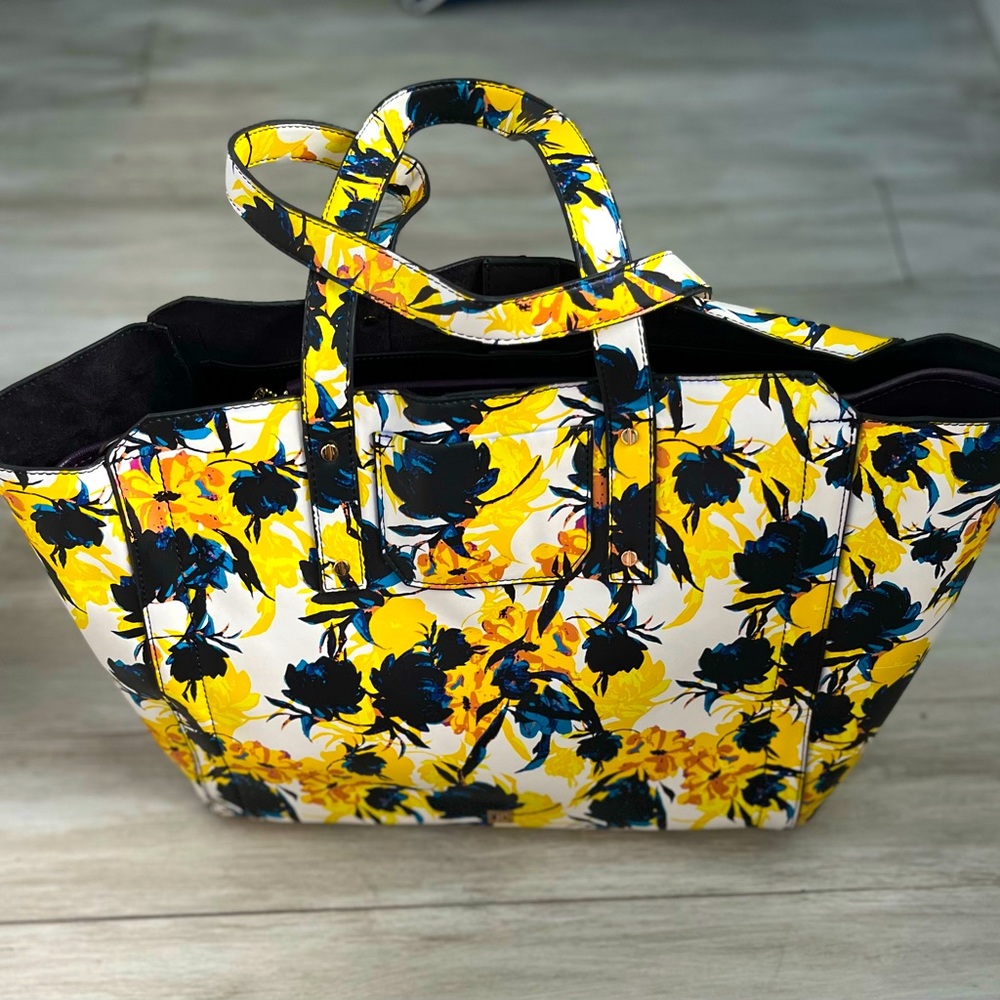 EUC Ivanka Trump Soho Tote